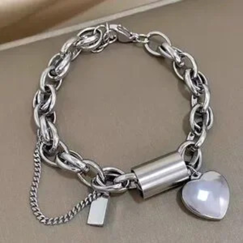 Elegant Heart Charm Thick Chain Bracelet